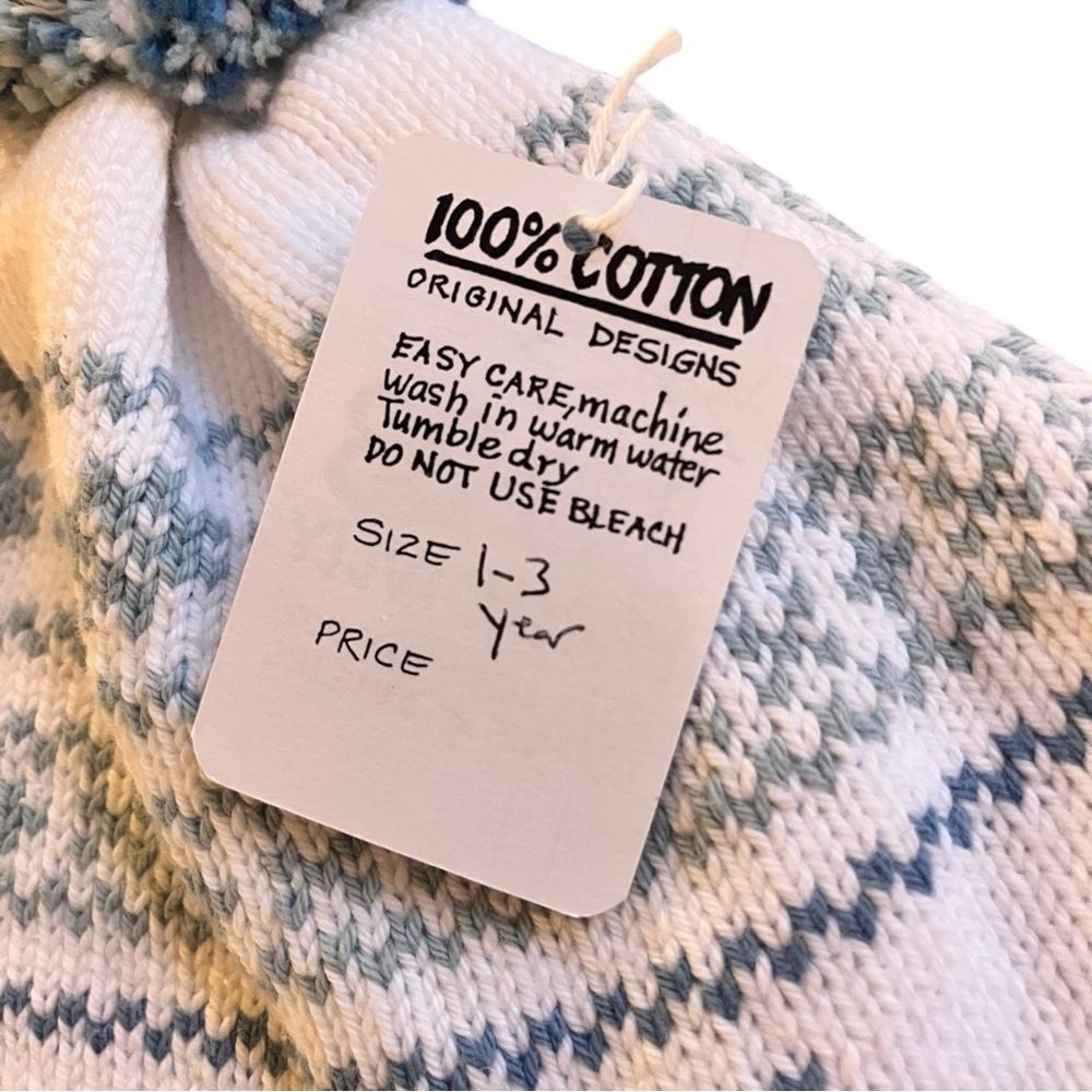 “James” Monogrammed Blue and White Knit Hat with Pom Pom - Picture 5 of 5
